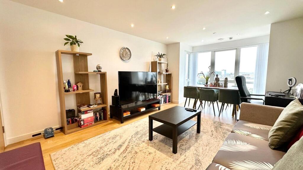 Apartment in Slough - More