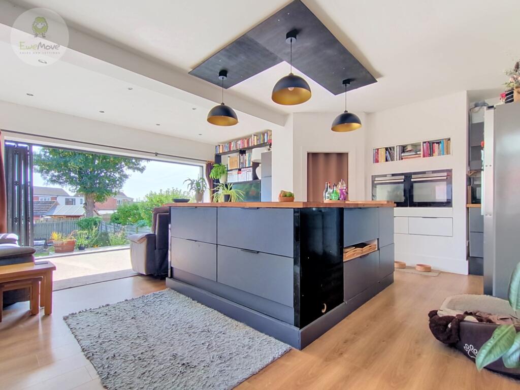 House in Wakefield - View 3