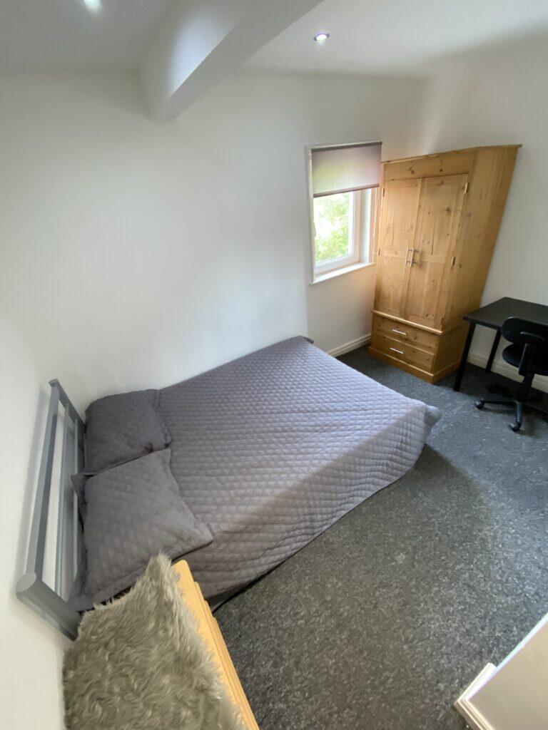 7 bedroom semi-detached house for rent