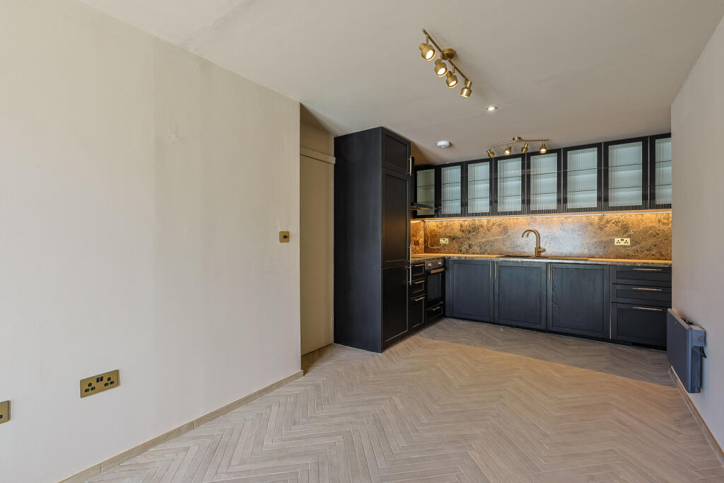 Main image of property: Commonside East, Mitcham, CR4