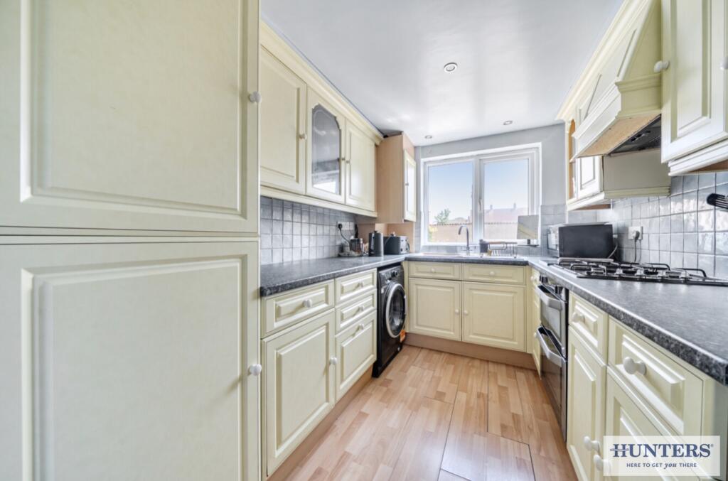 House in Dartford - More