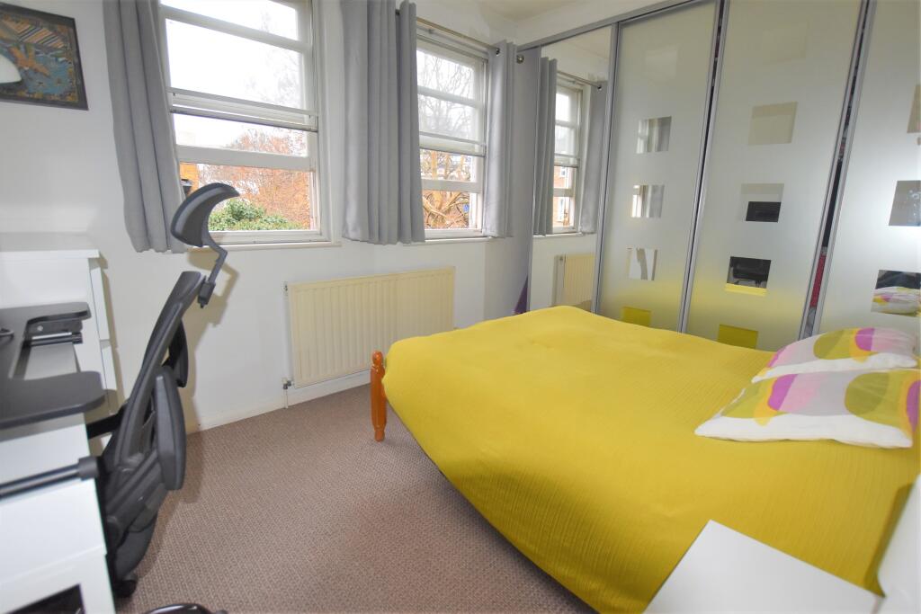 Apartment in London - More