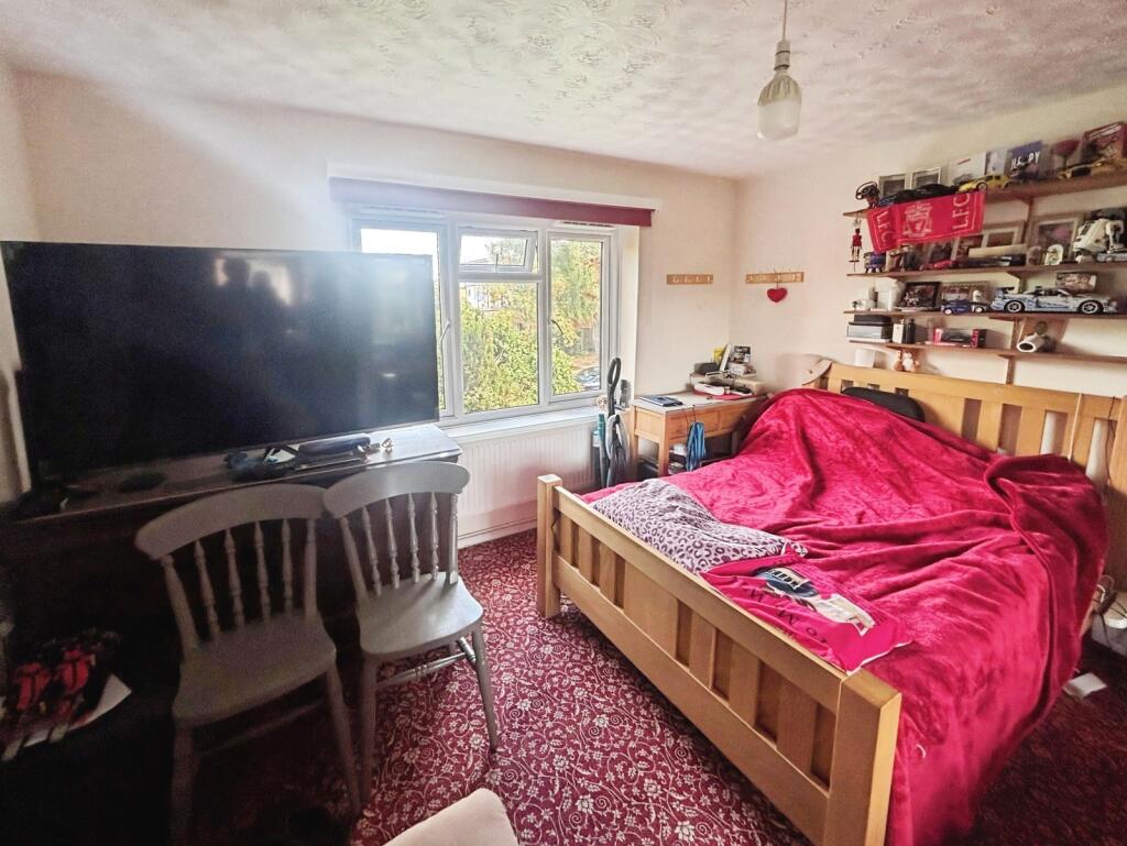 Apartment in Kingston upon Thames - View 4