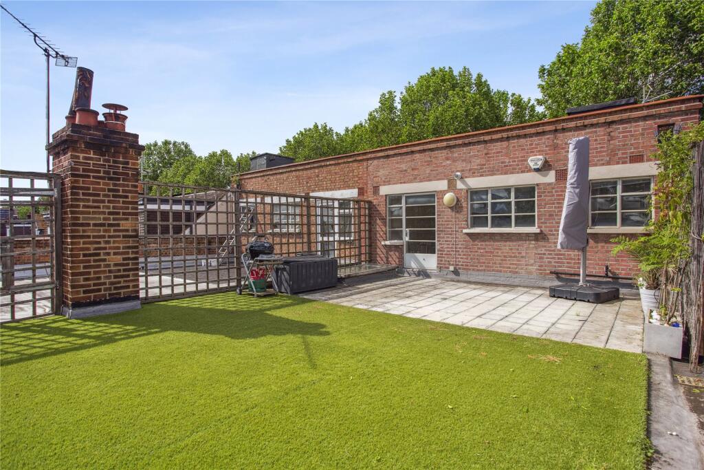 Main image of property: Barrowgate Road, London, W4