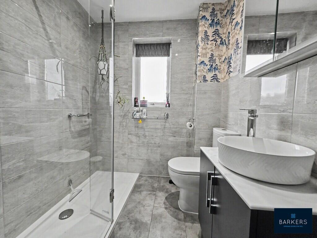 House in Bradford - View 4