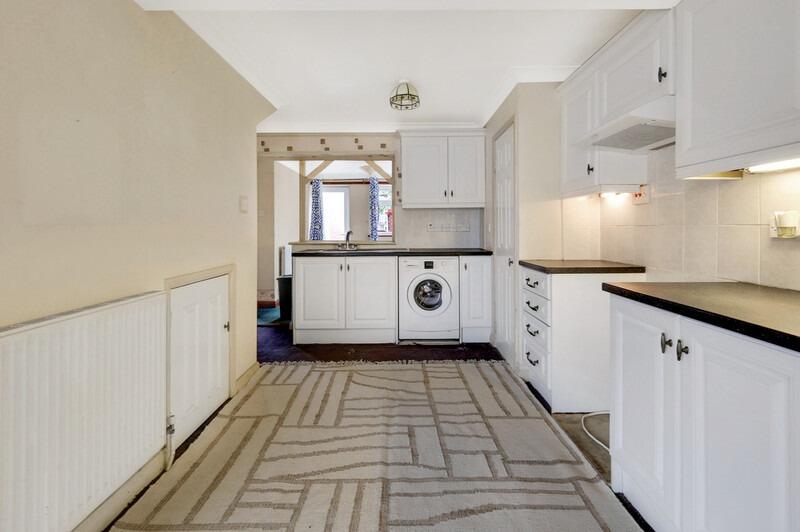 Herondale, Basildon, Essex, SS14 photo 2