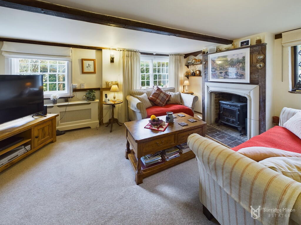 House in Wealden, Hellingly - More