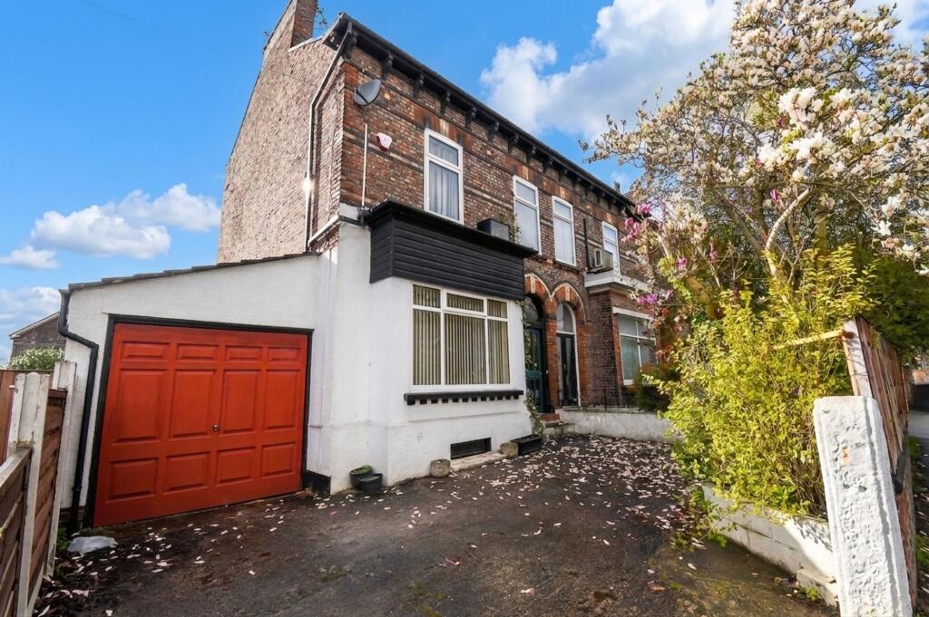 5 bedroom semi-detached house for sale in Wellington Road, Monton, M30