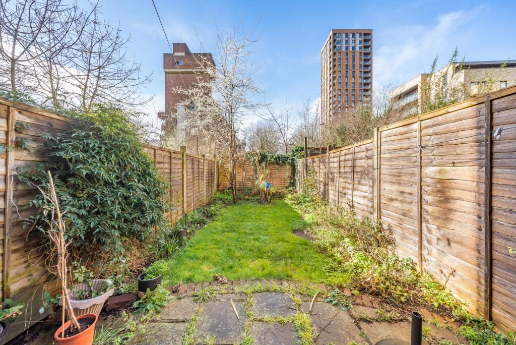 Carteret Way, London,  SE8 photo 2