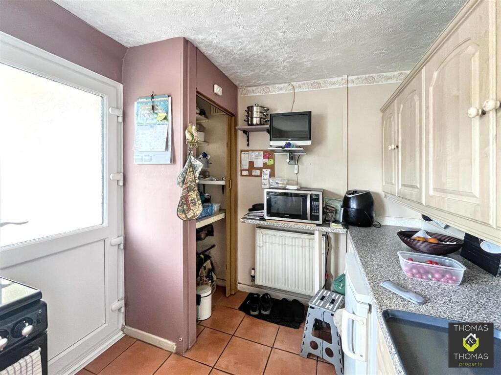 House in Tewkesbury, Bentham, Badgeworth - View 3