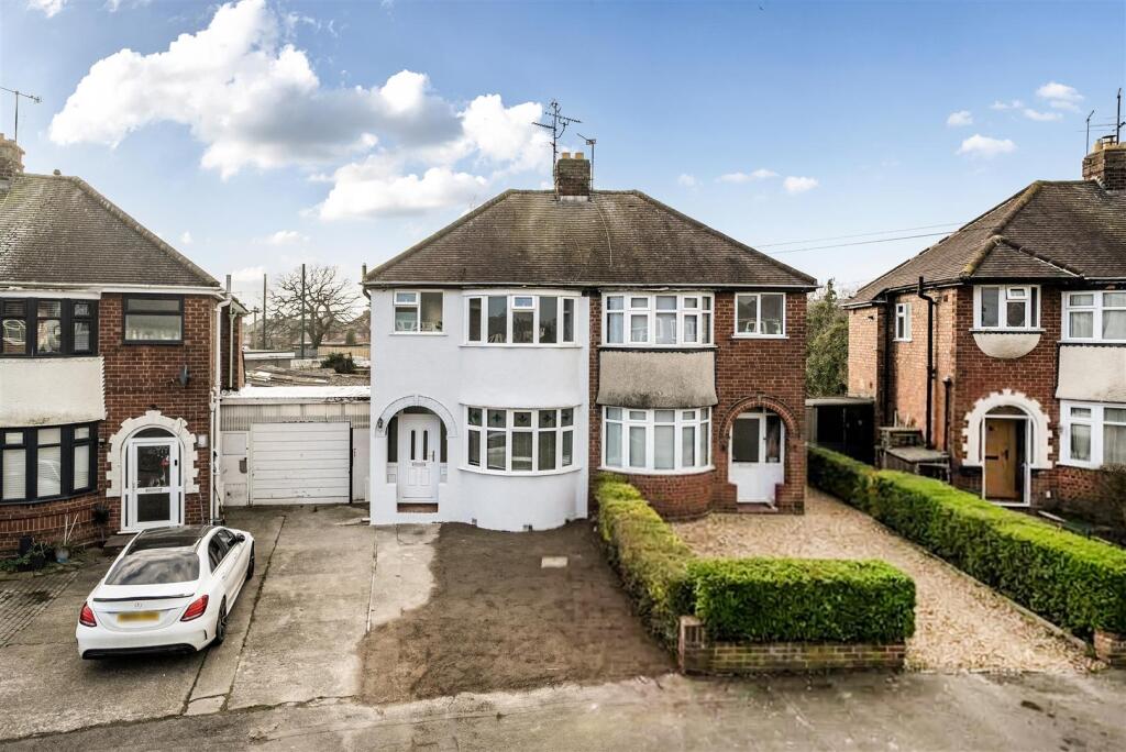 Main image of property: 37 Sundorne Crescent, Shrewsbury, SY1 4JF