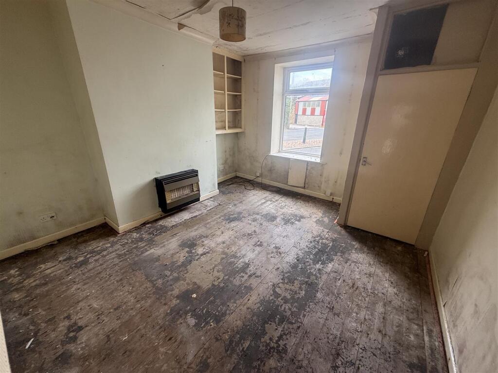 27 Grimshaw Street Church Lancashire photo 2
