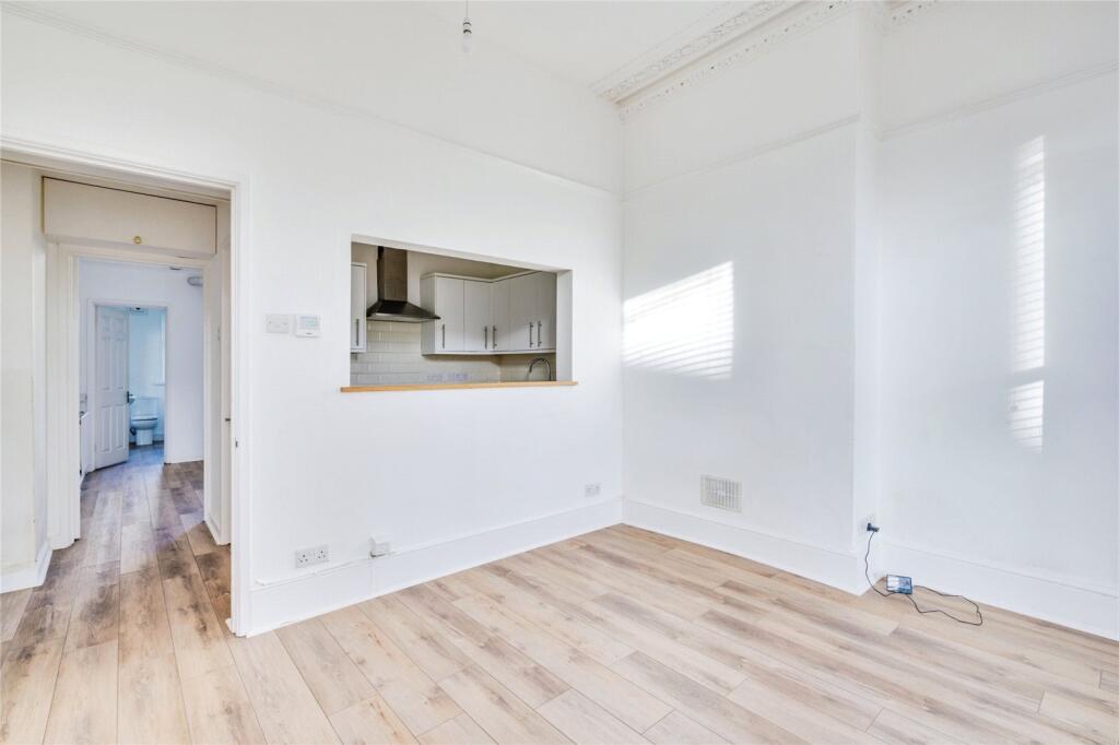 Apartment in Plymouth - View 5