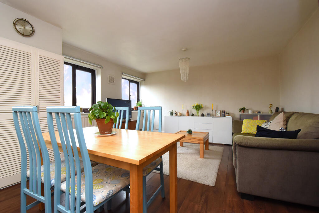 1-bed house on 74 Charlton Church Lane, Charlton, SE7, £300,000