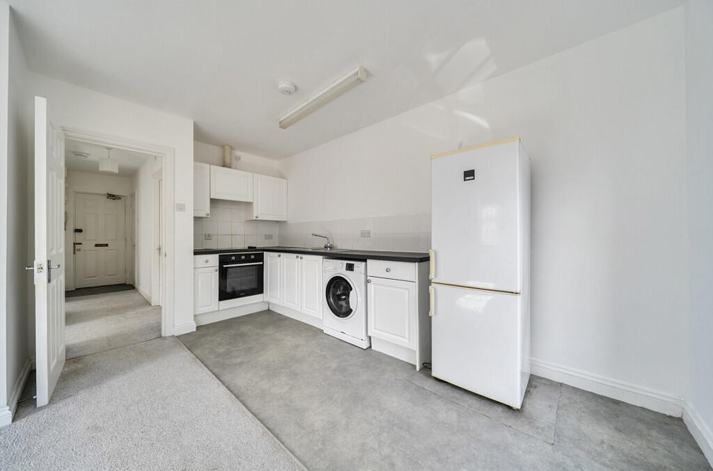 Apartment in Buckingham, Buckinghamshire - View 5
