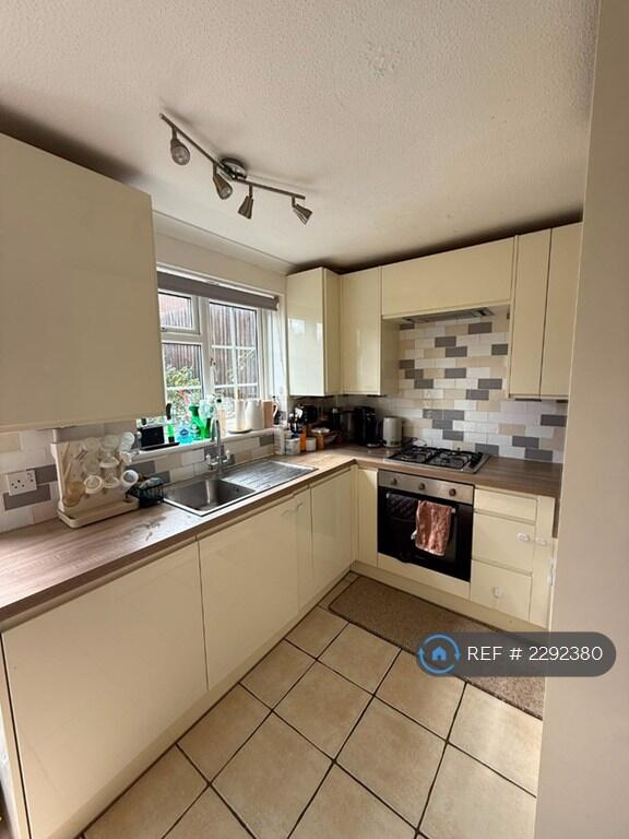 House in Rochester - View 4