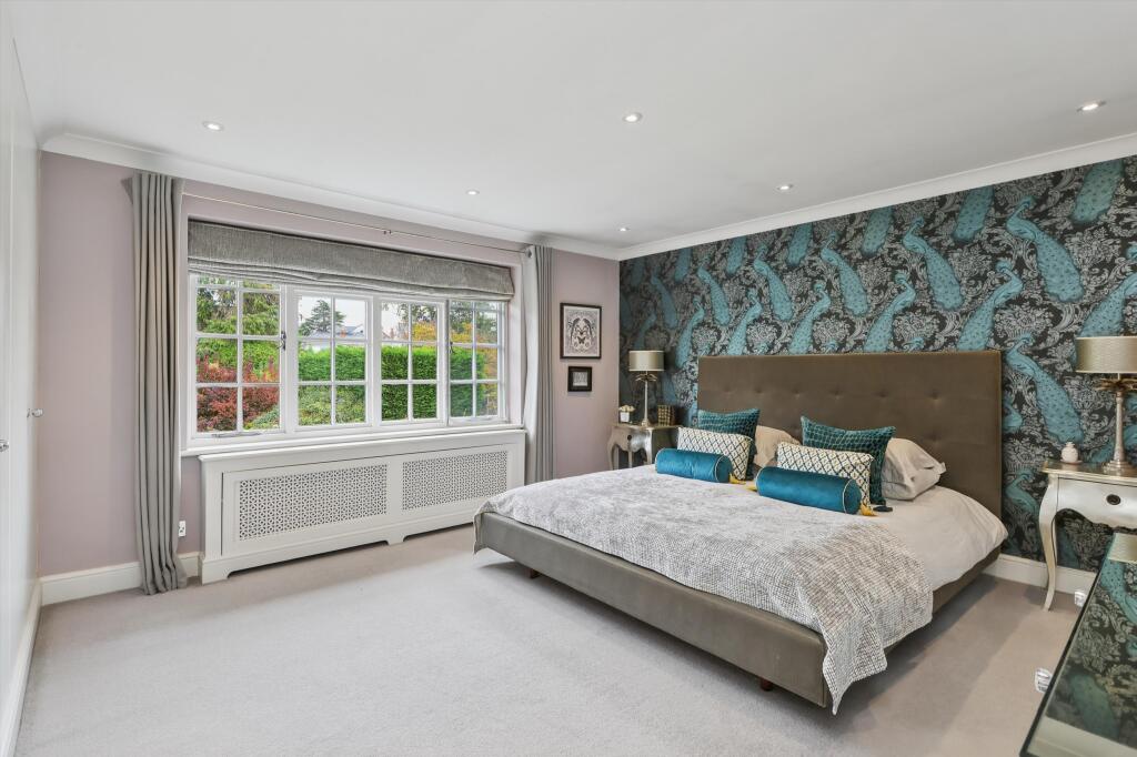 Clive Road, Esher, Surrey, KT10 – další