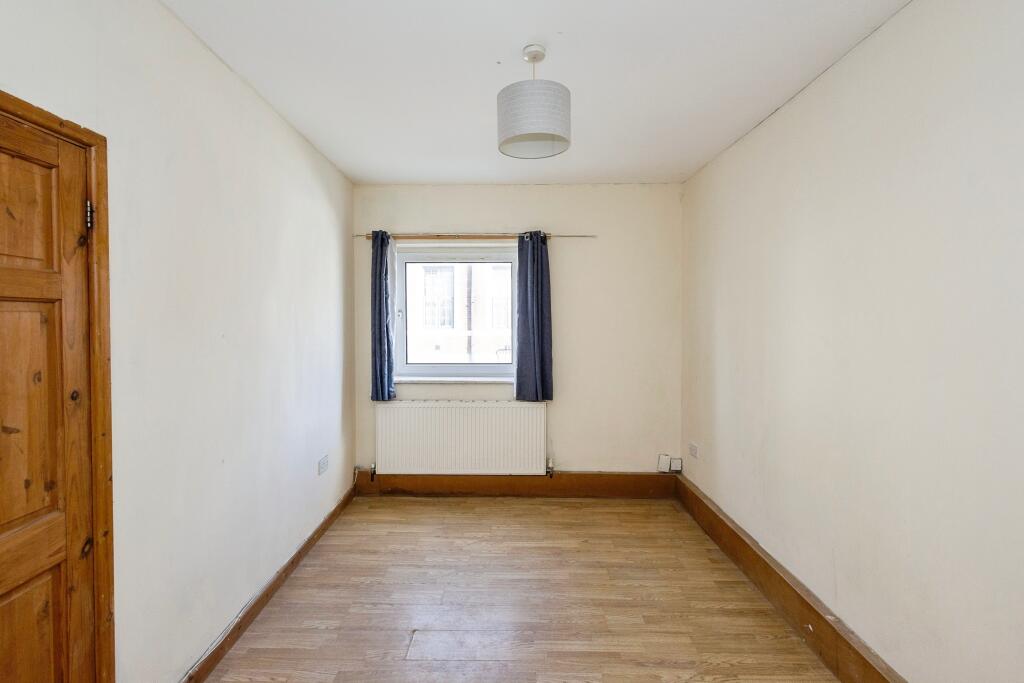 Apartment in Southsea, Milton - More