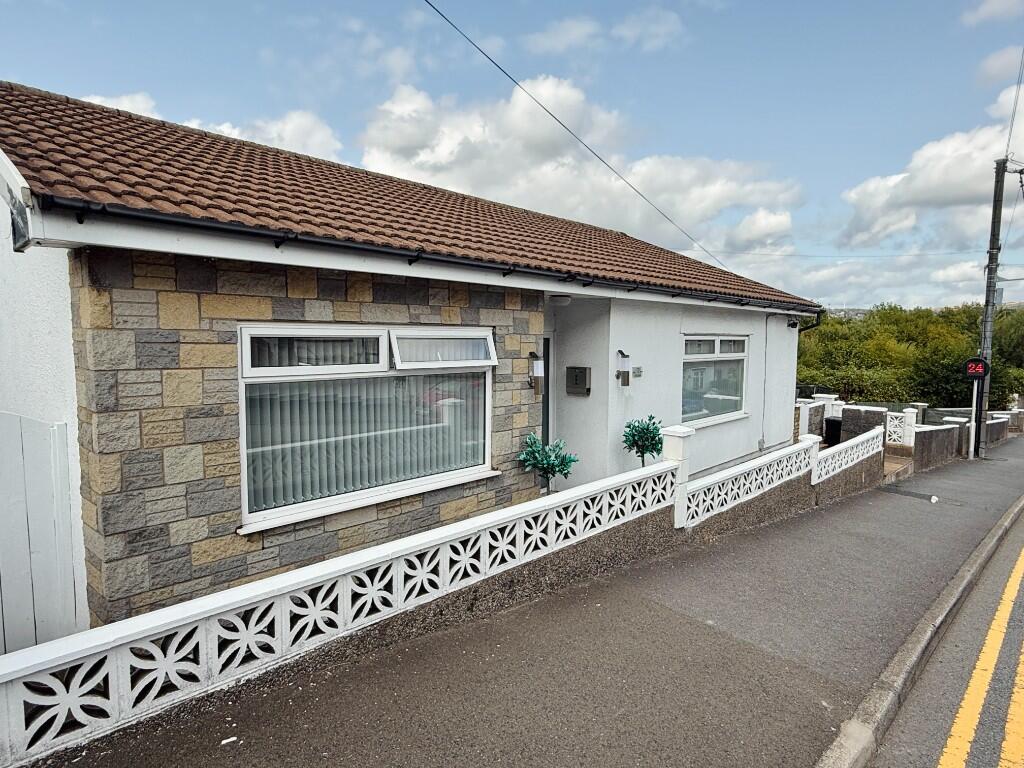 2-bed detached on Tai Canol, Heolgerrig, Merthyr Tydfil, CF48 1QA, £320,000