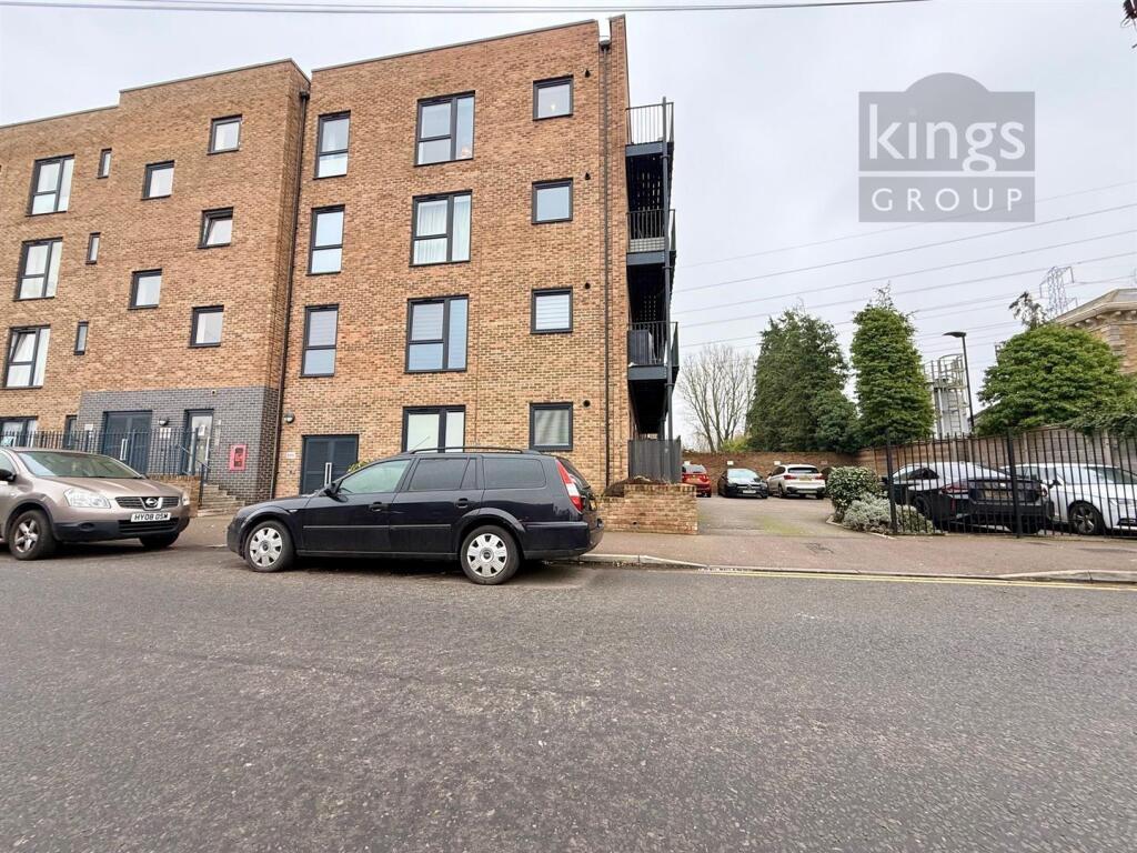 Lea Road, Waltham Abbey photo 2