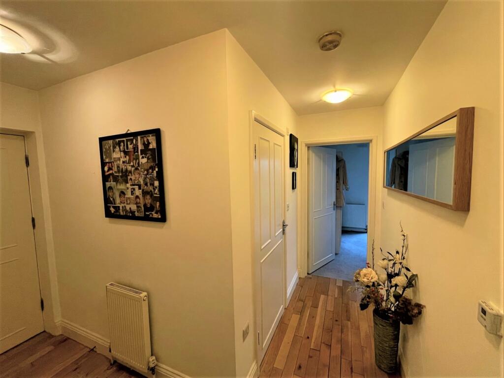 Apartment in Enfield - View 5