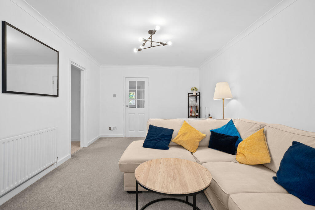 Apartment in Kingston upon Thames - View 5