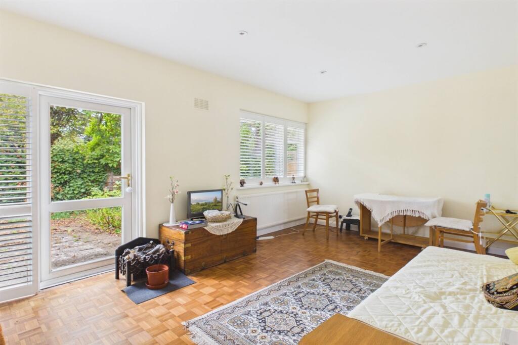 House in London - View 3