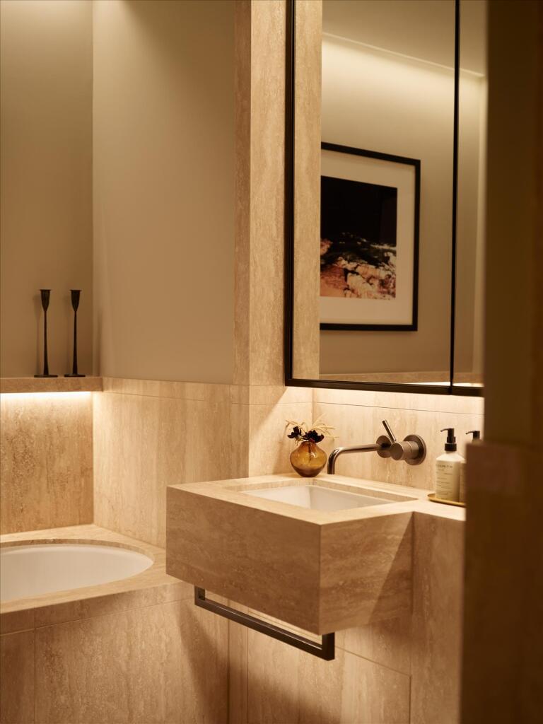 Apartment in London - More