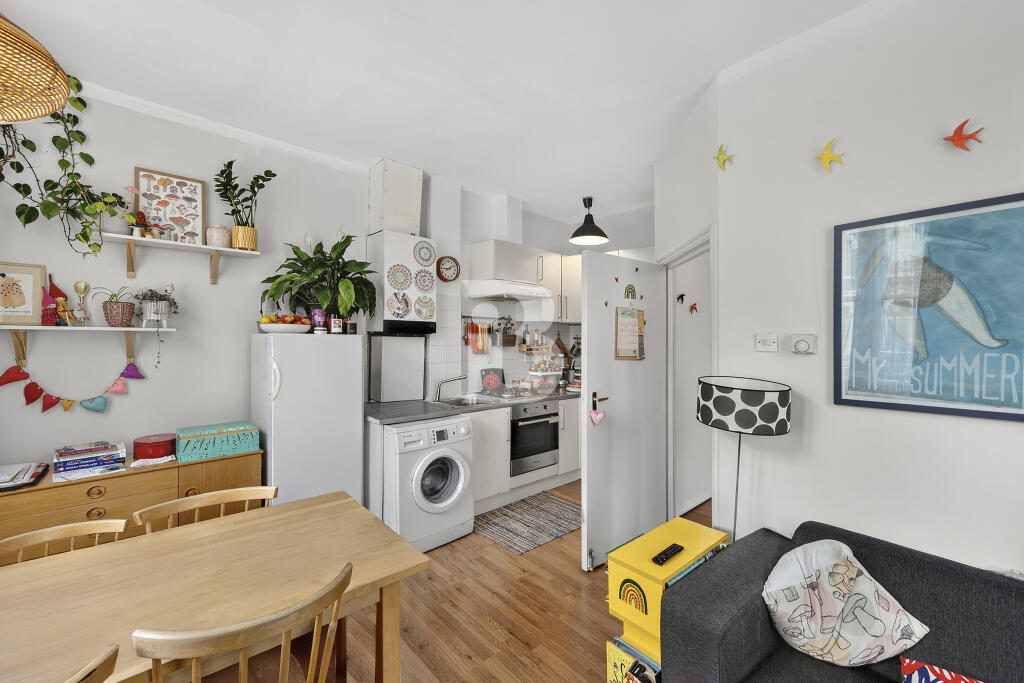 Gillepsie Road, London, London, N5 1LN photo 3