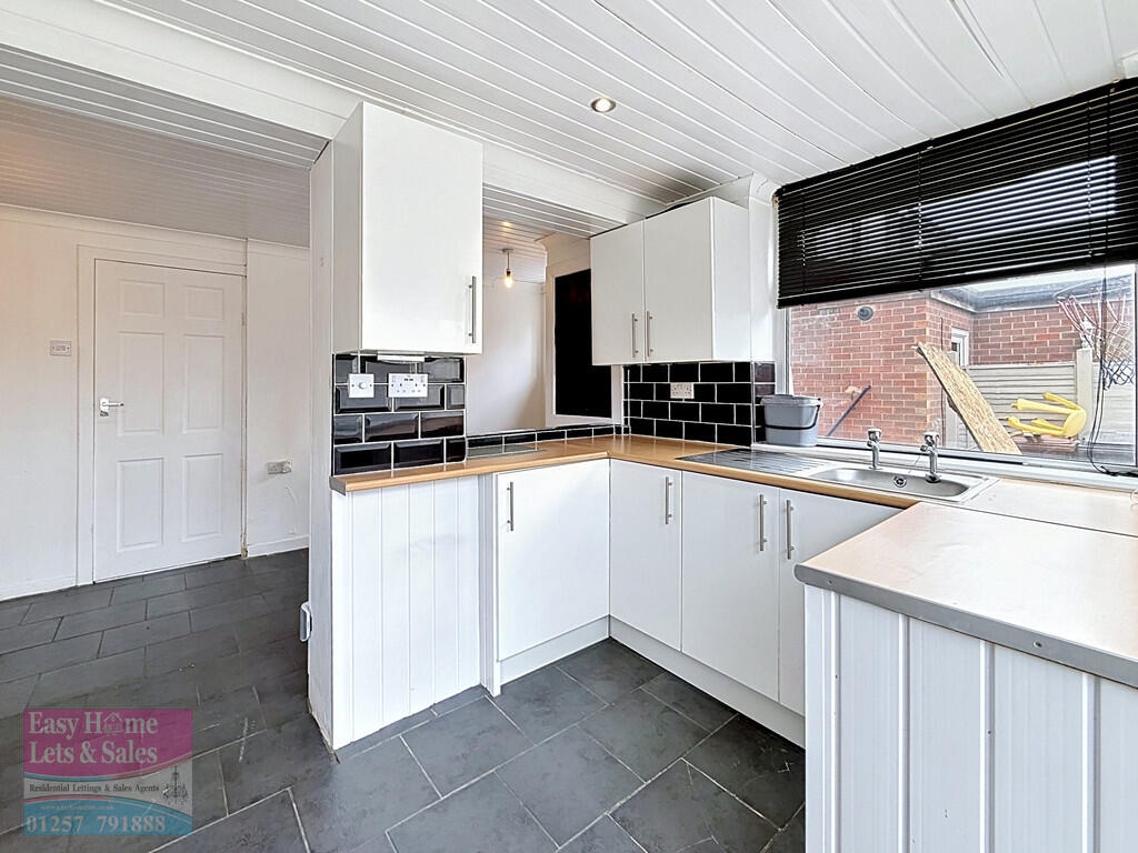 Langden Crescent, Bamber Bridge photo 5