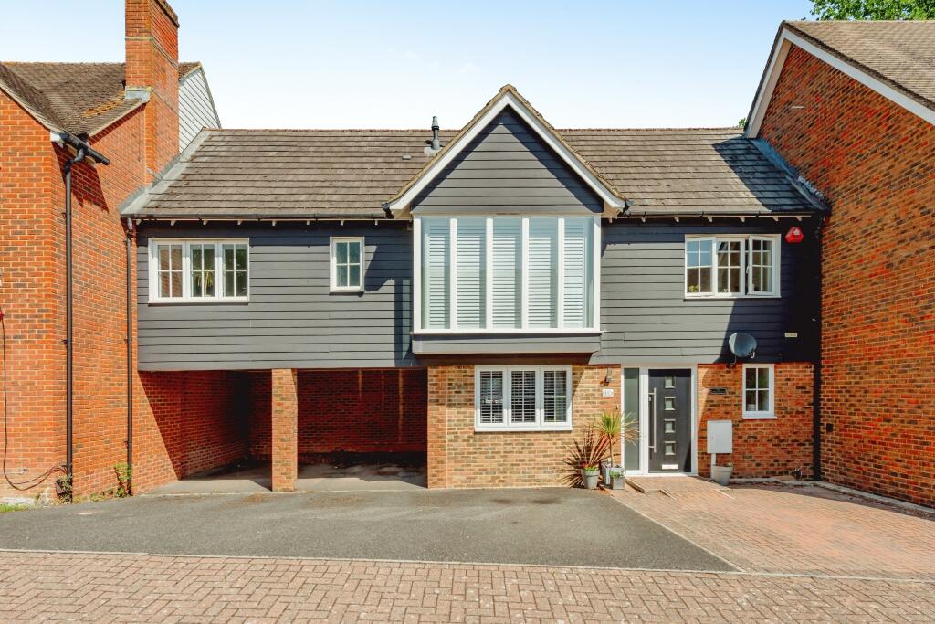 Main image of property: Winter Gardens, Crawley, RH11