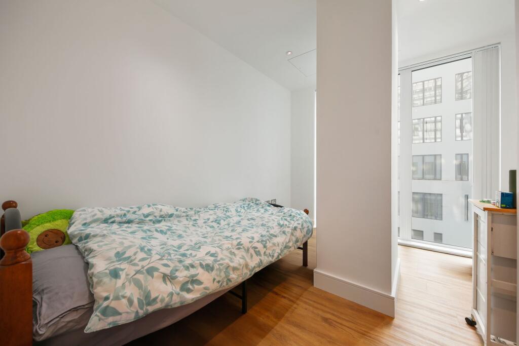 Apartment in London - View 5
