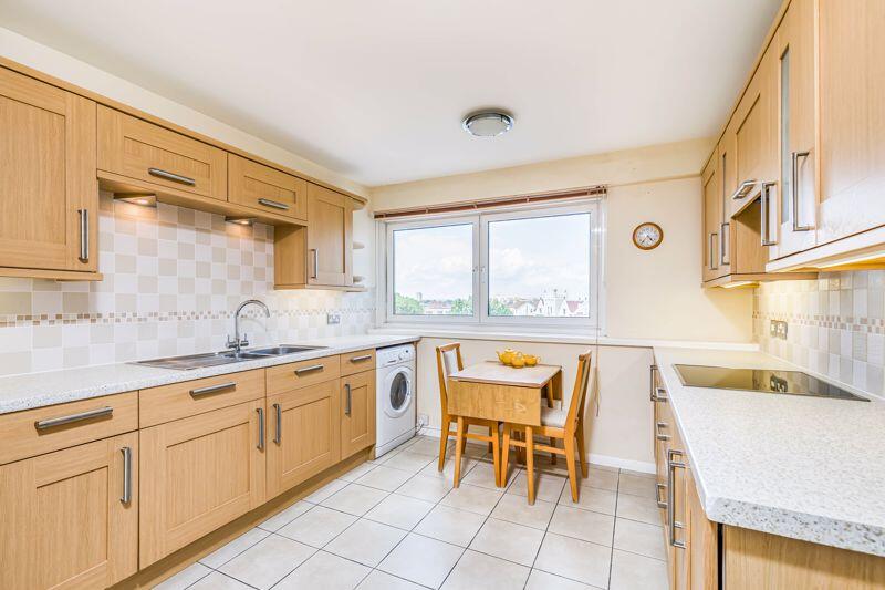 Apartment in Portsmouth, Southsea - View 4
