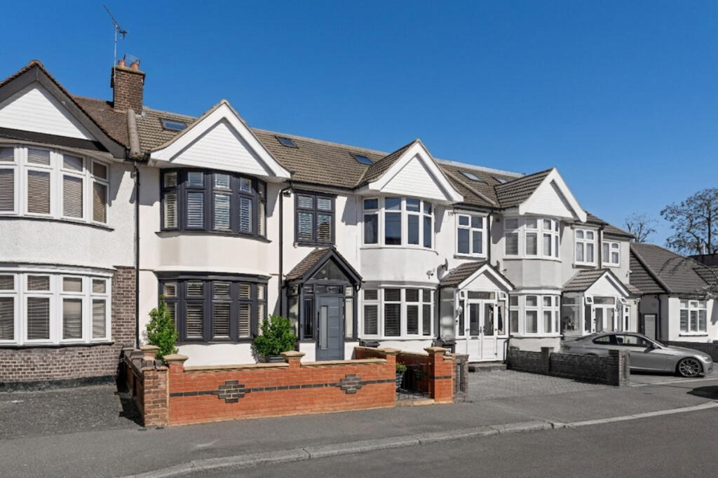 4-bed terraced on Priestley Gardens, Romford, RM6, £750,000