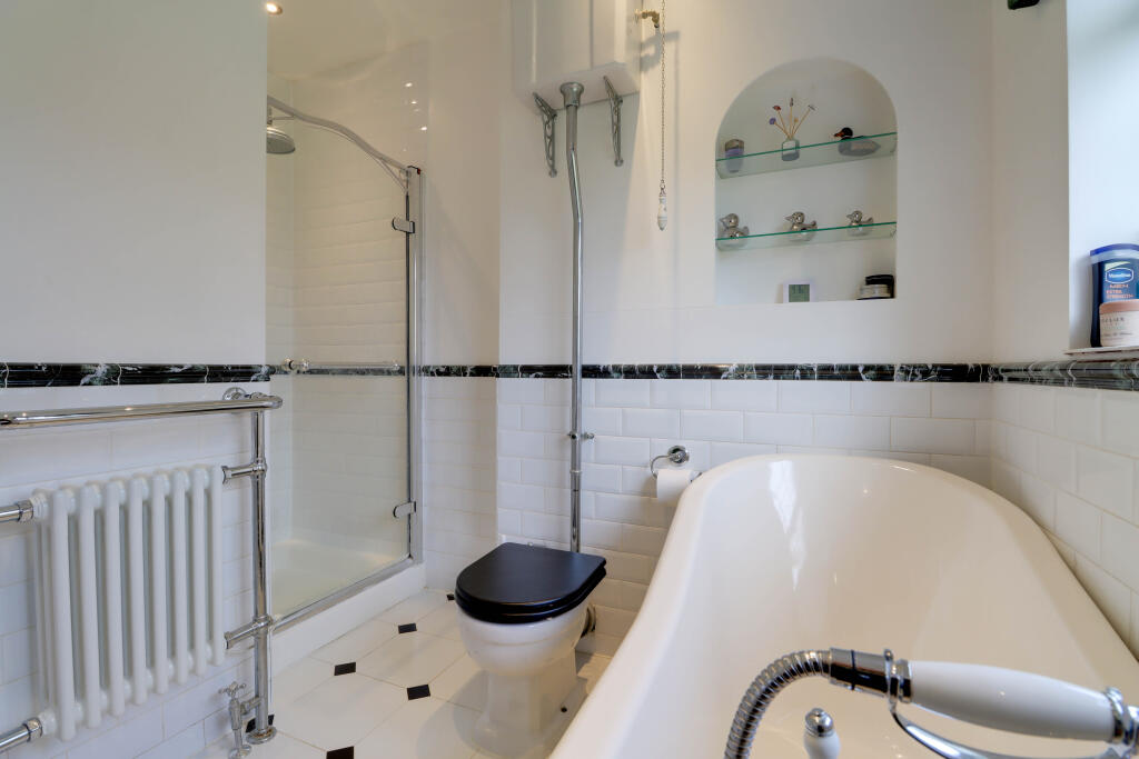 Additional image 11 of Meadow Walk, Harpenden, AL5