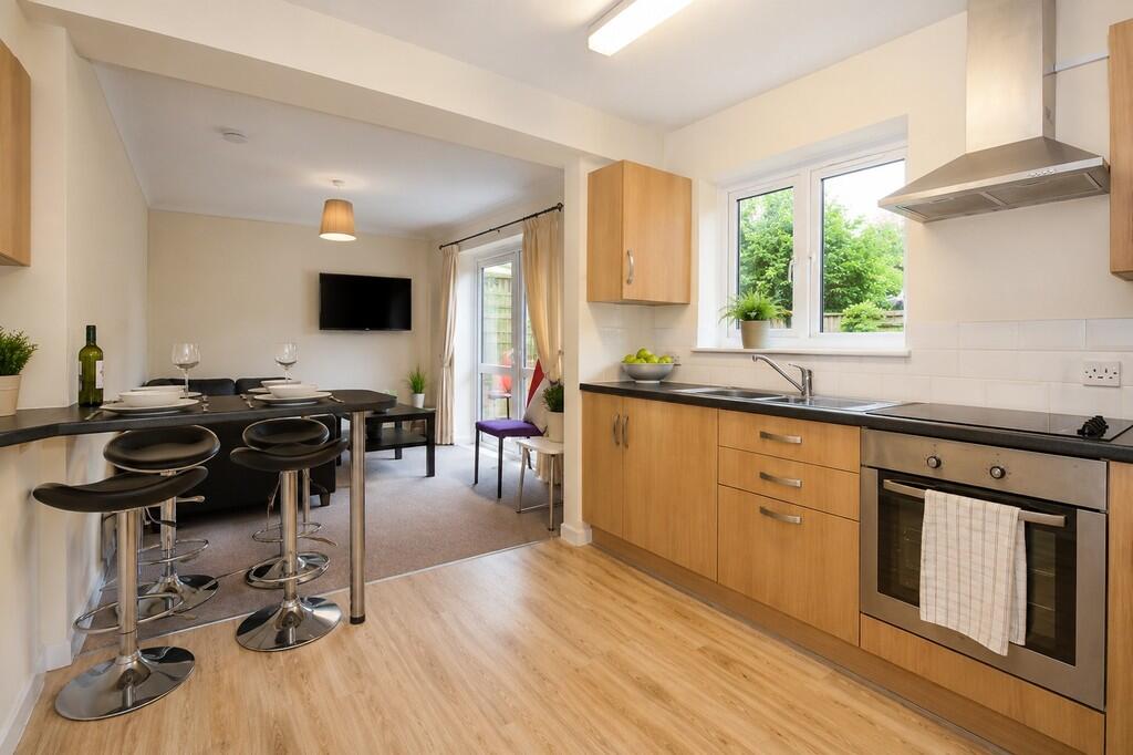 House in Southampton - More