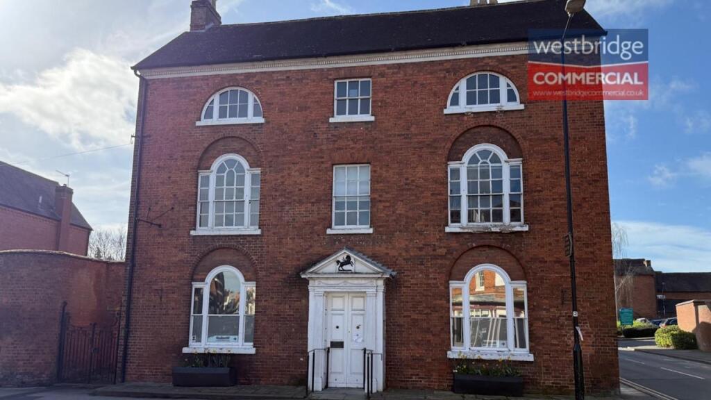 Main image of property: Lloyds Bank House, Stratford Road, Alcester B49 5AU