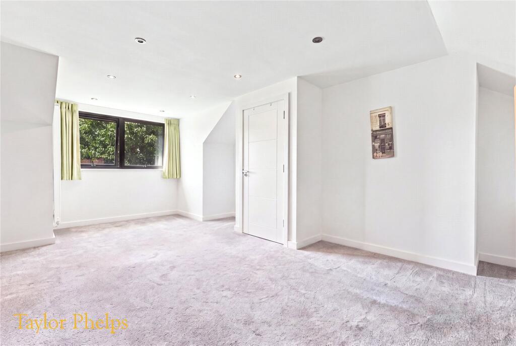 House in Stevenage - View 5