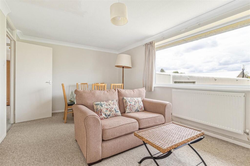 Apartment in Cambridge - View 4