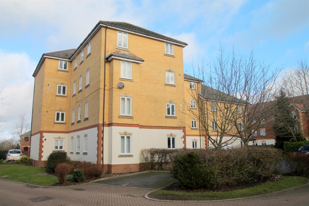 Main image of property: 2 bedroom Ground Floor Flat in Caterham On The Hill