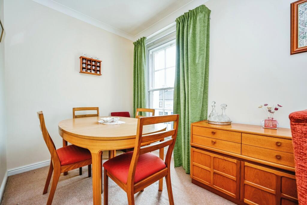 Apartment in Stafford, Staffordshire - More