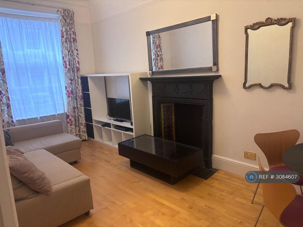 Apartment in London, Earl's Court - View 2