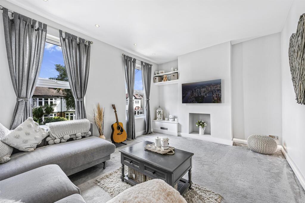 Main image of property: Buxton Road, North Chingford, E4