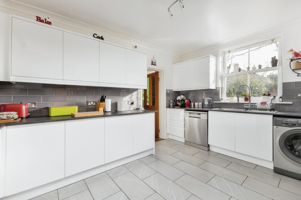 Merton Road, Watton, Thetford, Norfolk, IP25 photo 3