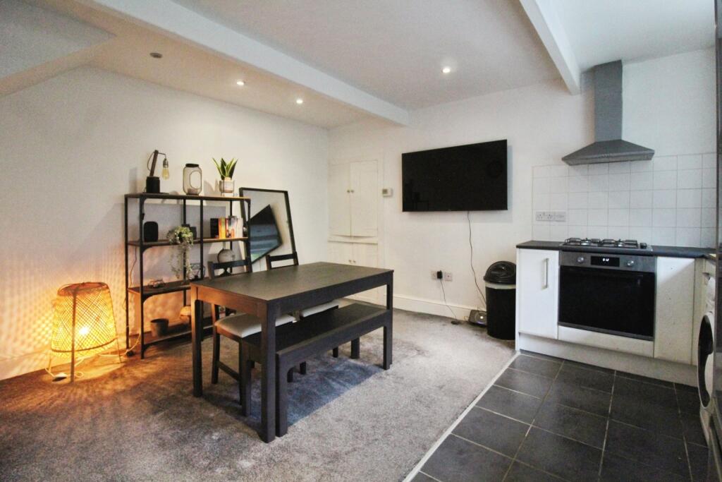 Spring Court, Colne, Lancashire, BB8 photo 4
