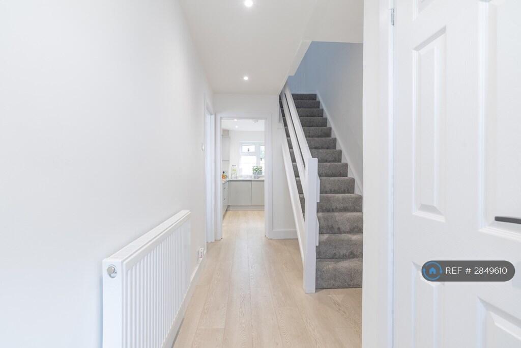 Additional image 3 of Woodrow Close, Catshill, Bromsgrove, B61