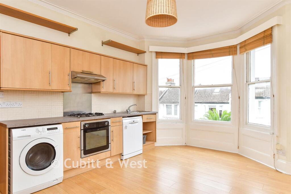 Apartment in Brighton - View 3