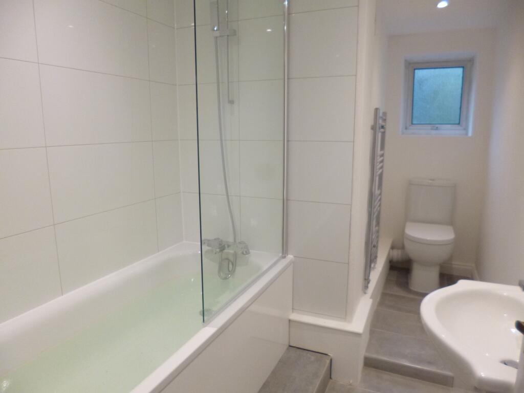 Apartment in Watford - More