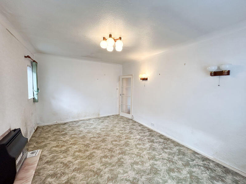 Woodland Drive, Poulton-Le-Fylde - Fabulous potential, full refurbishment required, detached bungalow  photo 2