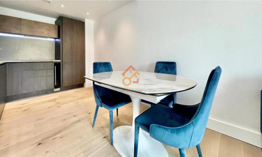 7a Exchange Gardens, London, SW8 photo 3